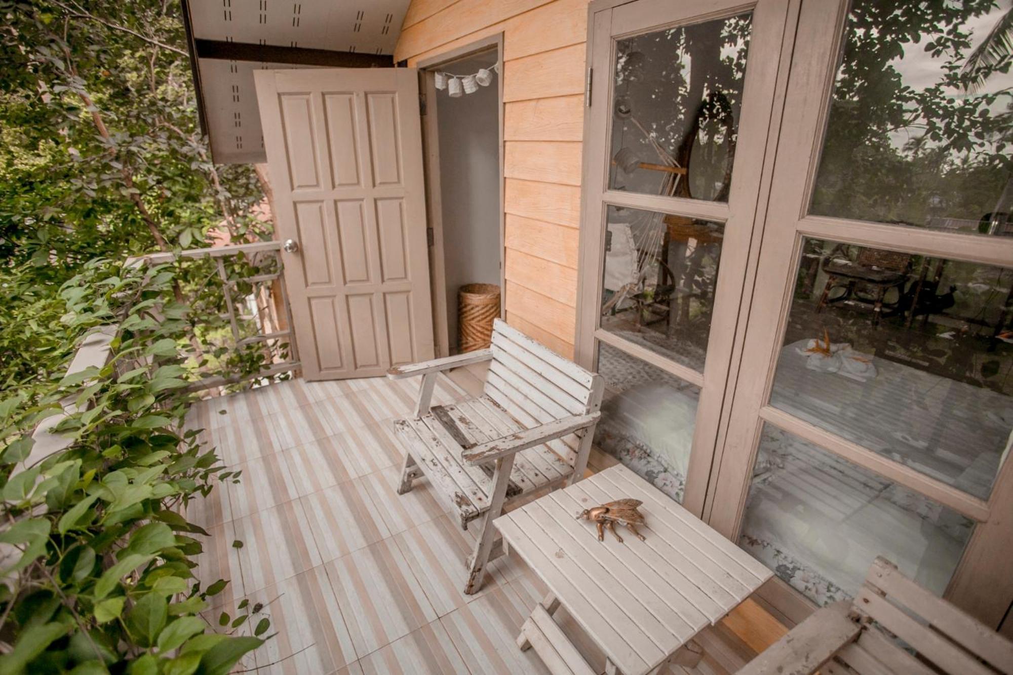 Cozy Huts Hotel Trat Szoba fotó