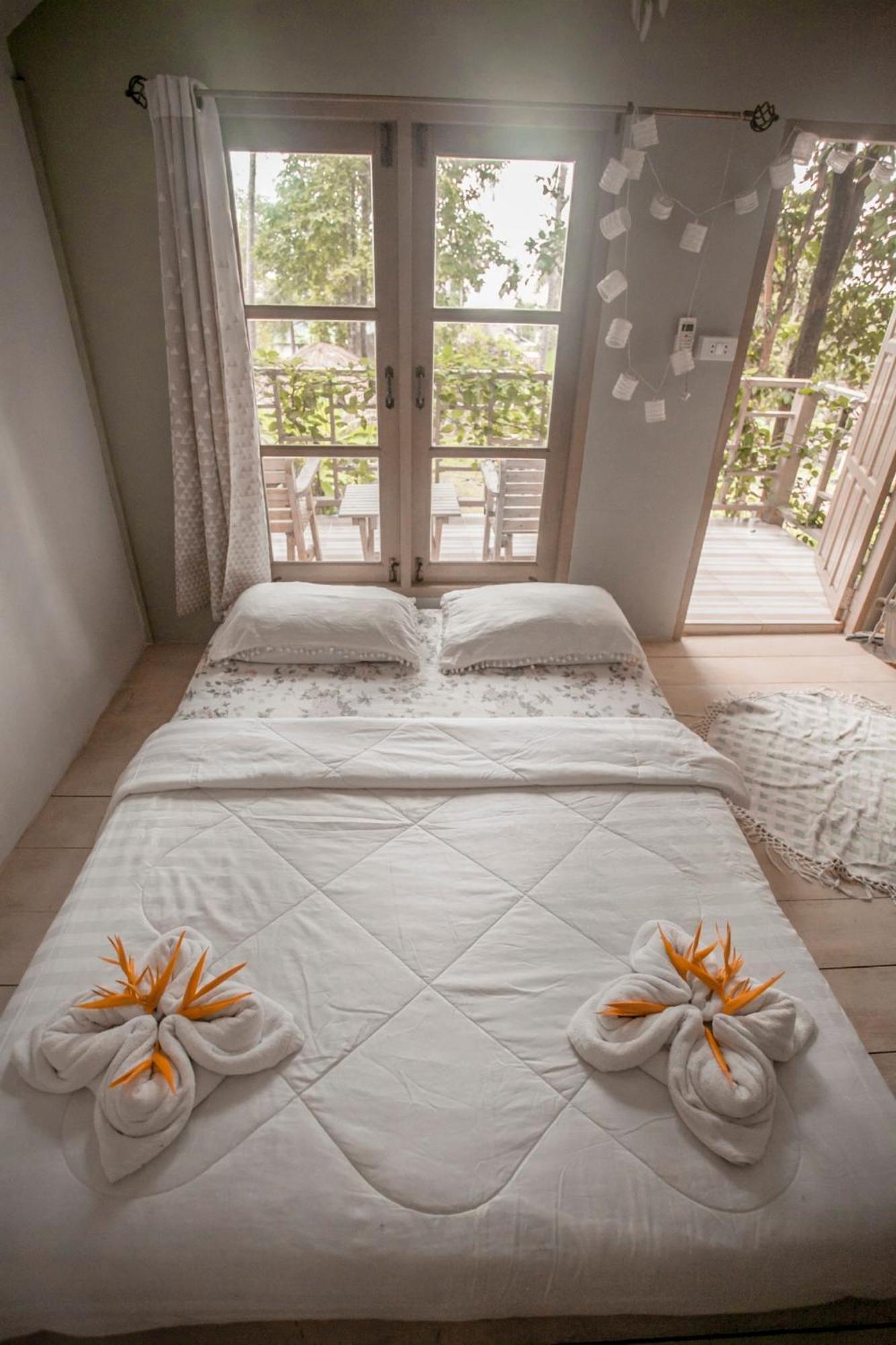 Cozy Huts Hotel Trat Szoba fotó