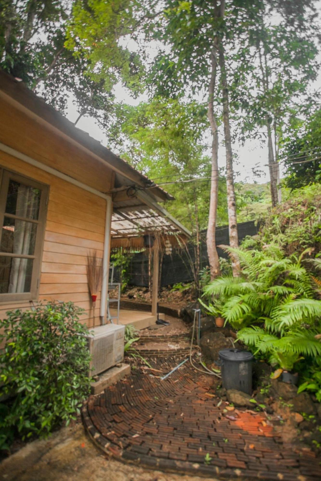 Cozy Huts Hotel Trat Szoba fotó