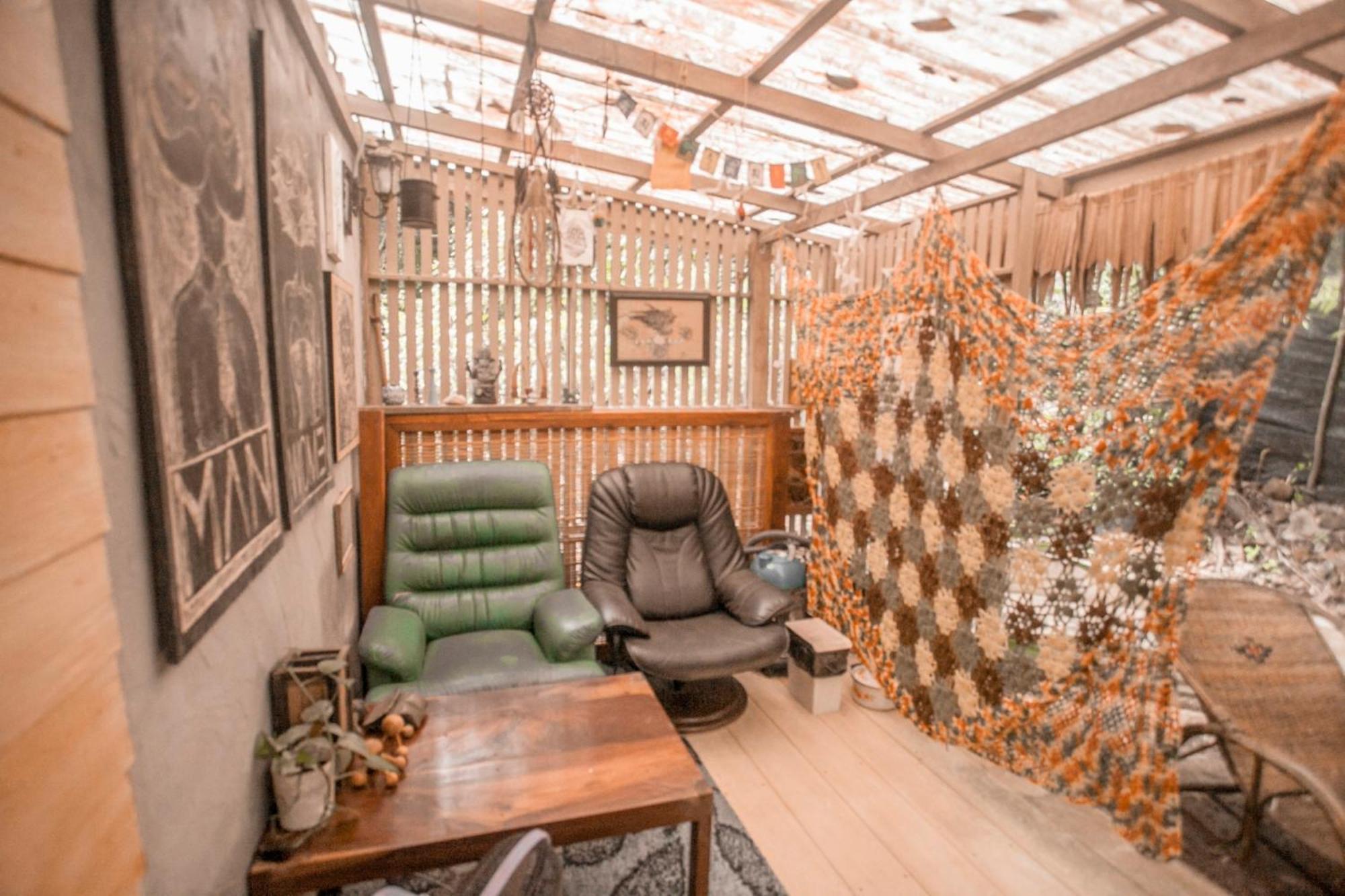 Cozy Huts Hotel Trat Szoba fotó