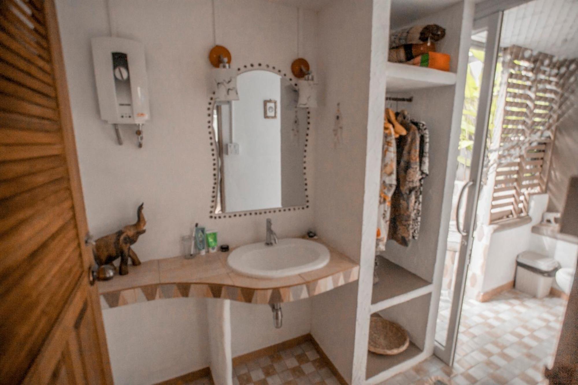 Cozy Huts Hotel Trat Szoba fotó