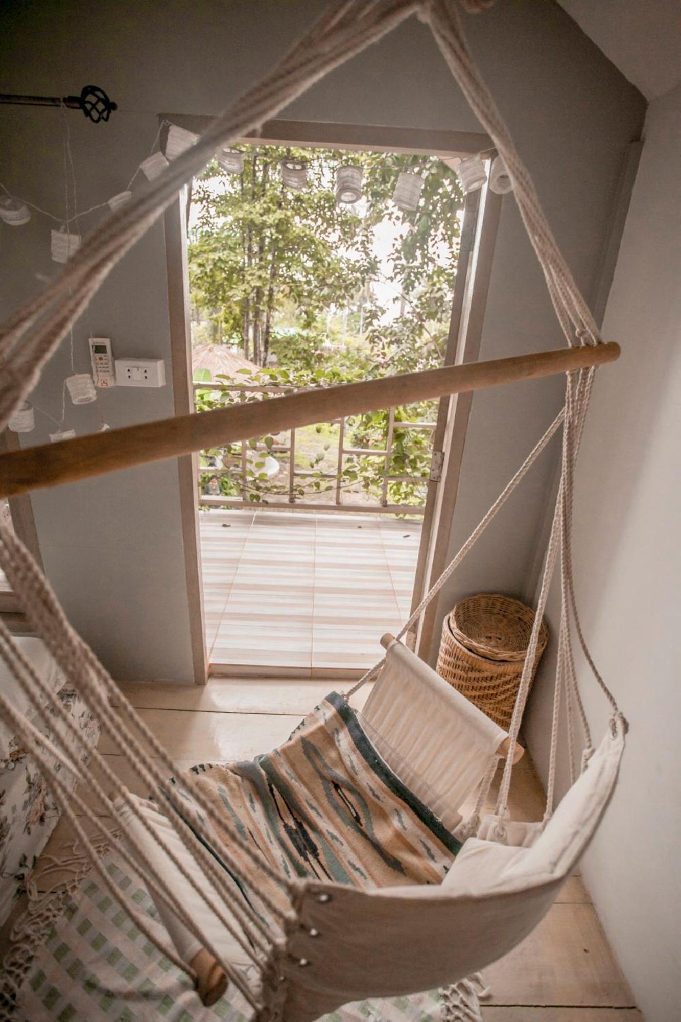 Cozy Huts Hotel Trat Szoba fotó