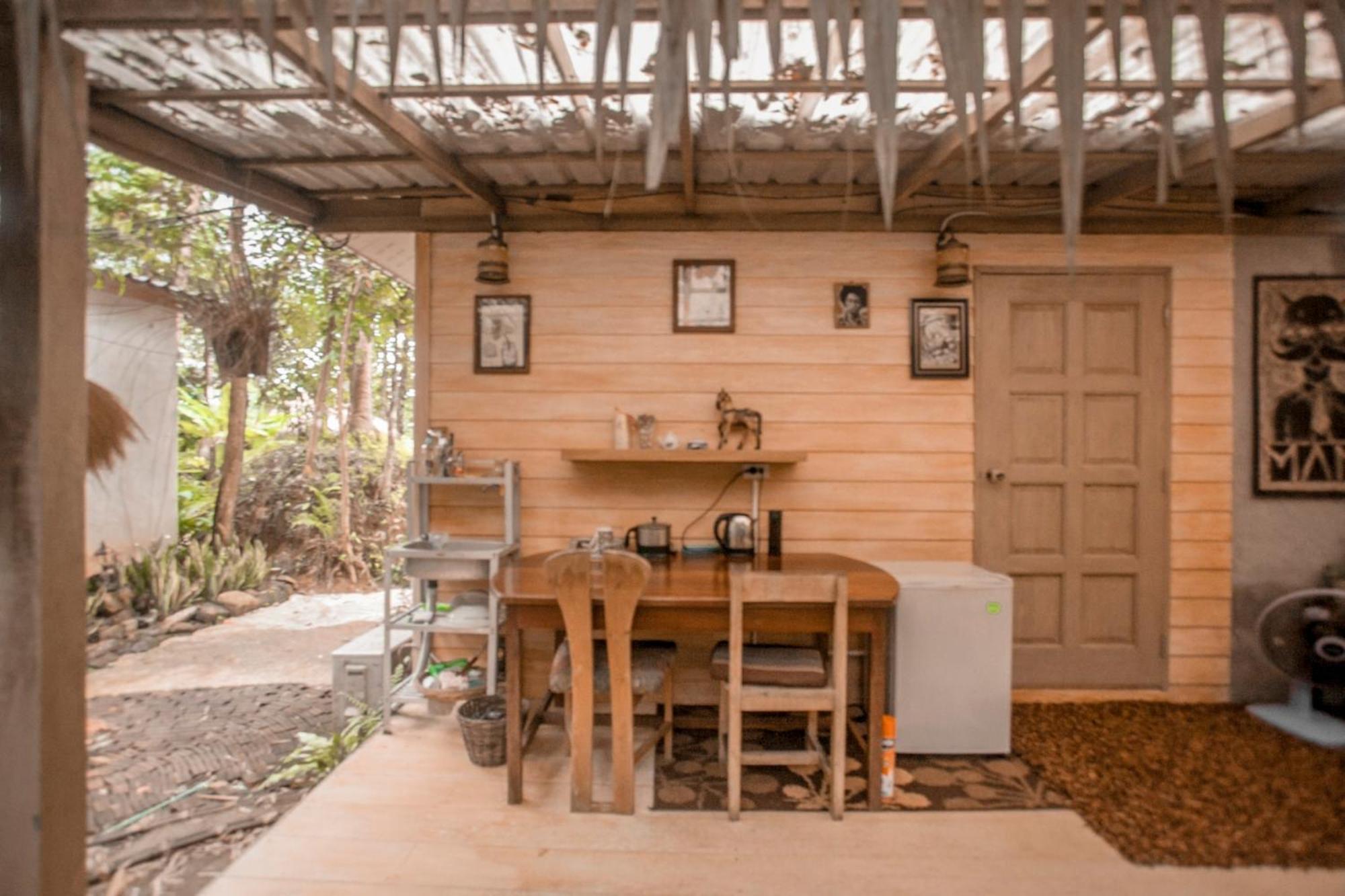Cozy Huts Hotel Trat Szoba fotó