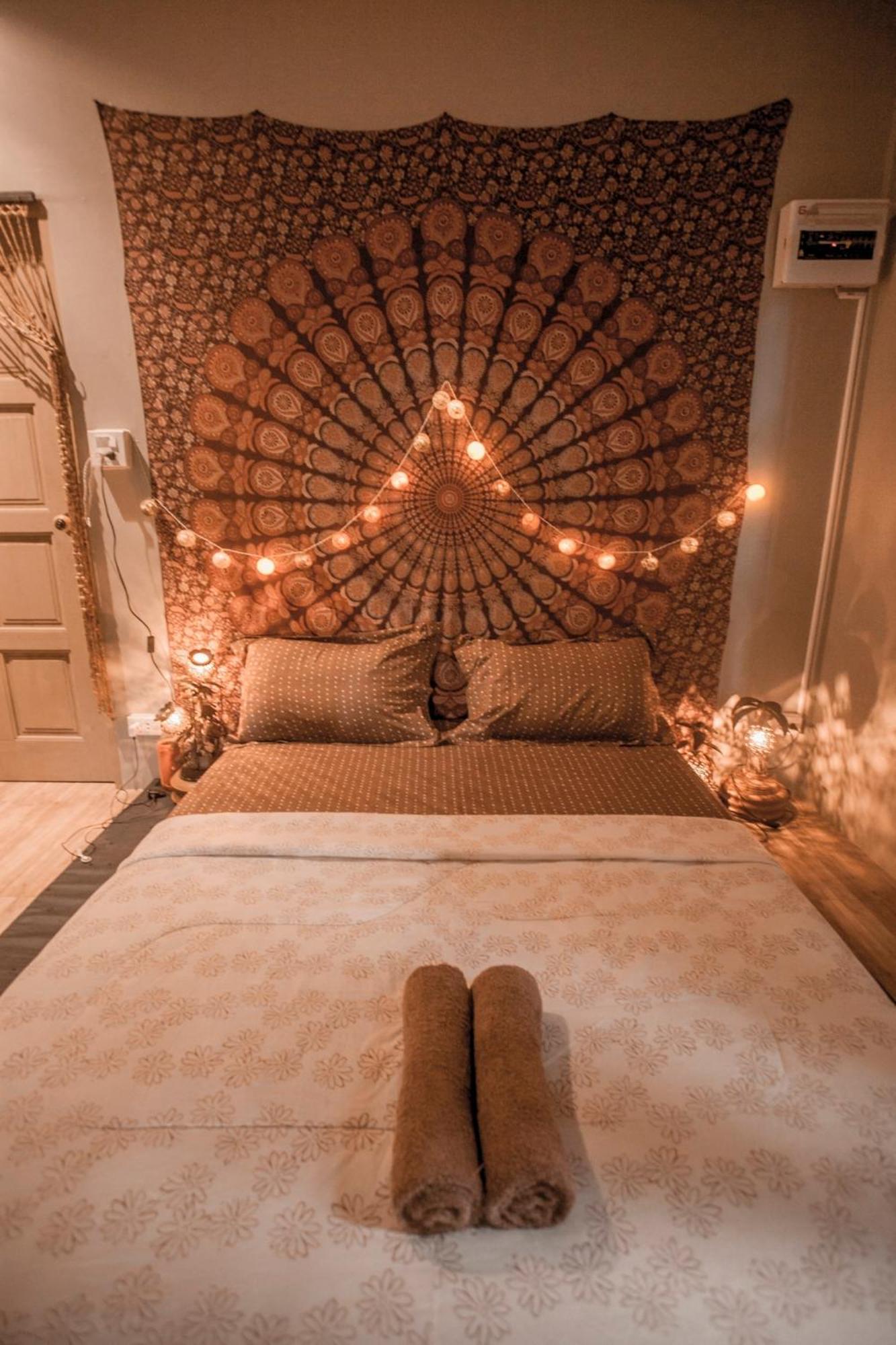 Cozy Huts Hotel Trat Szoba fotó