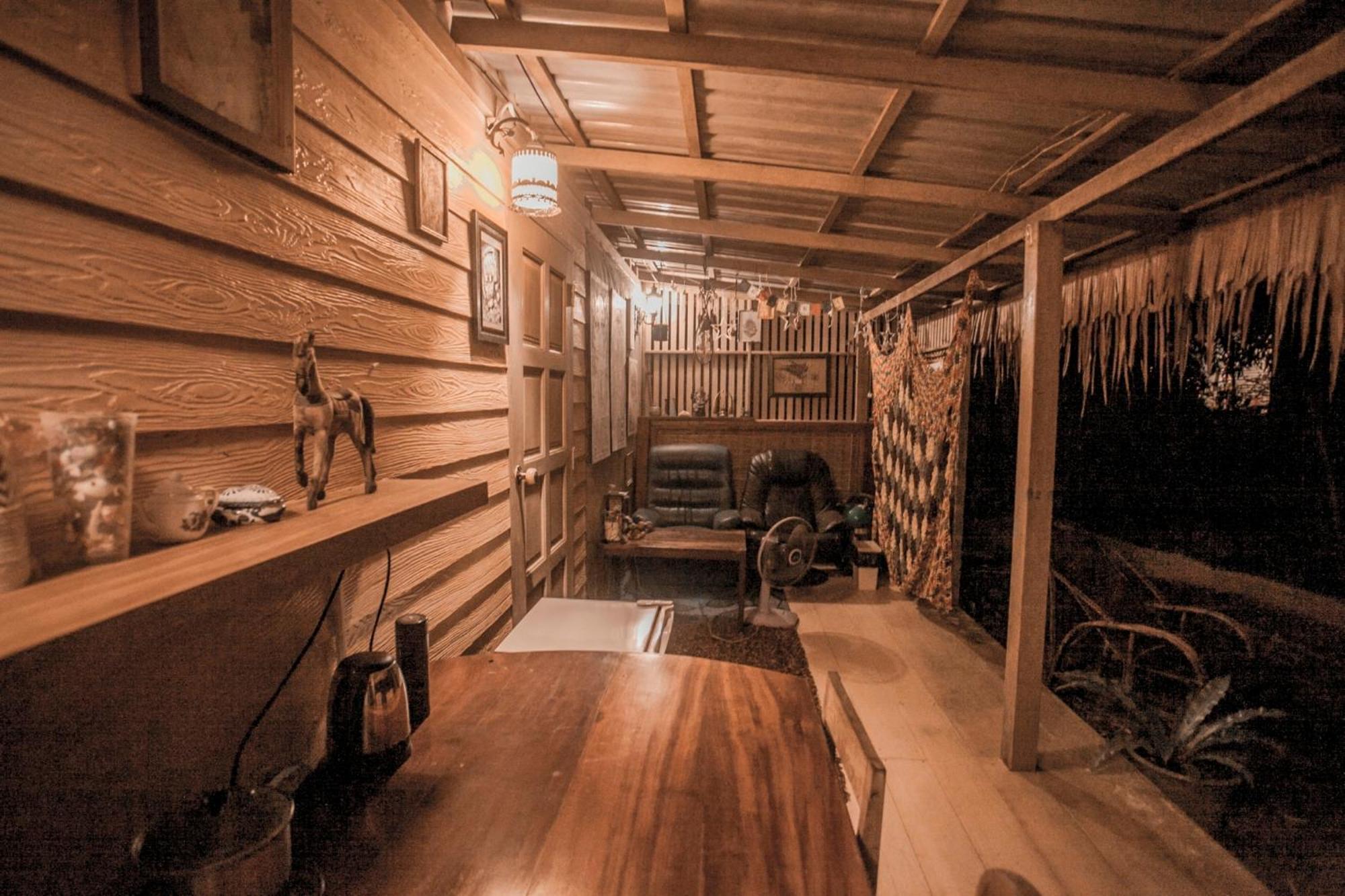 Cozy Huts Hotel Trat Szoba fotó